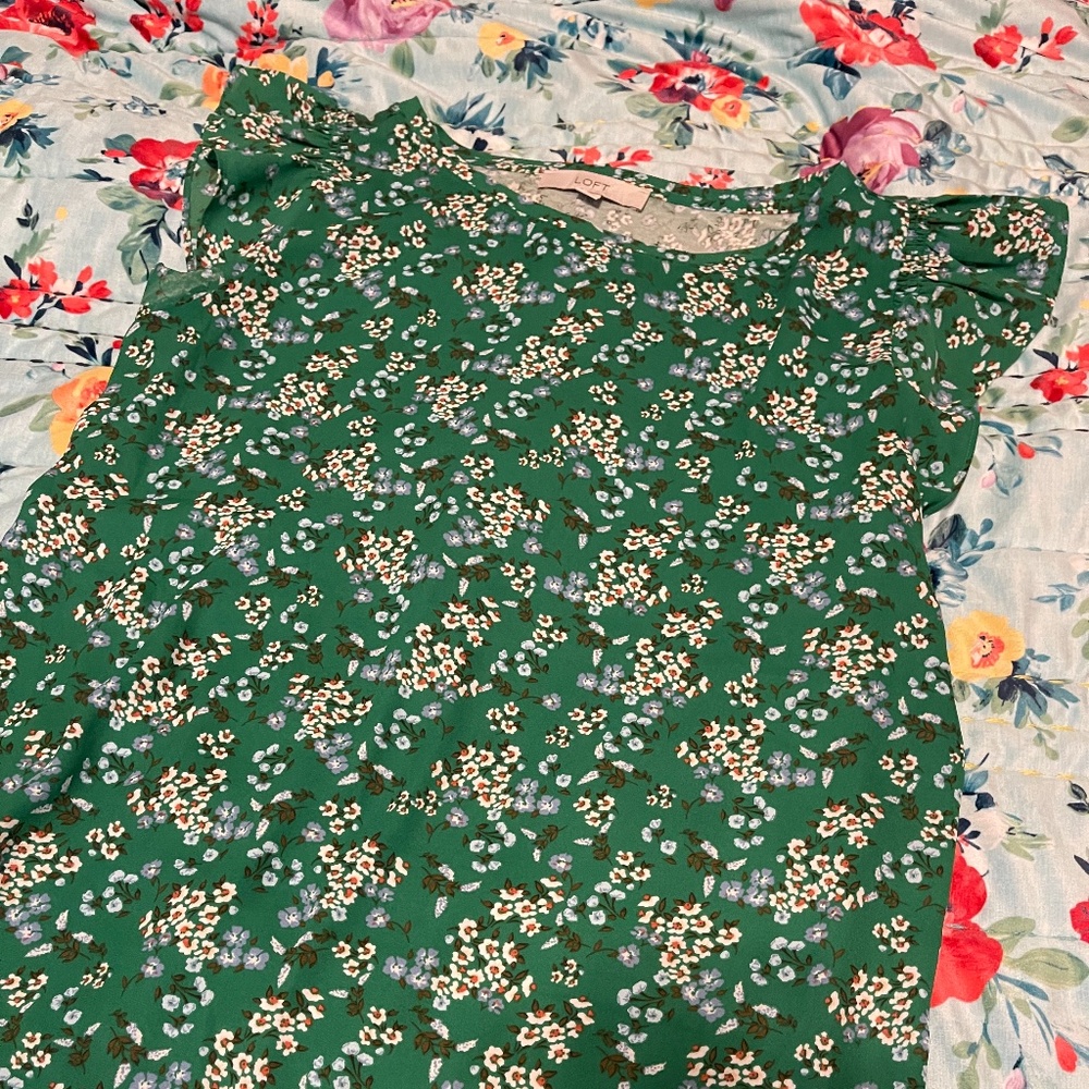 Loft flutter sleeve blouse